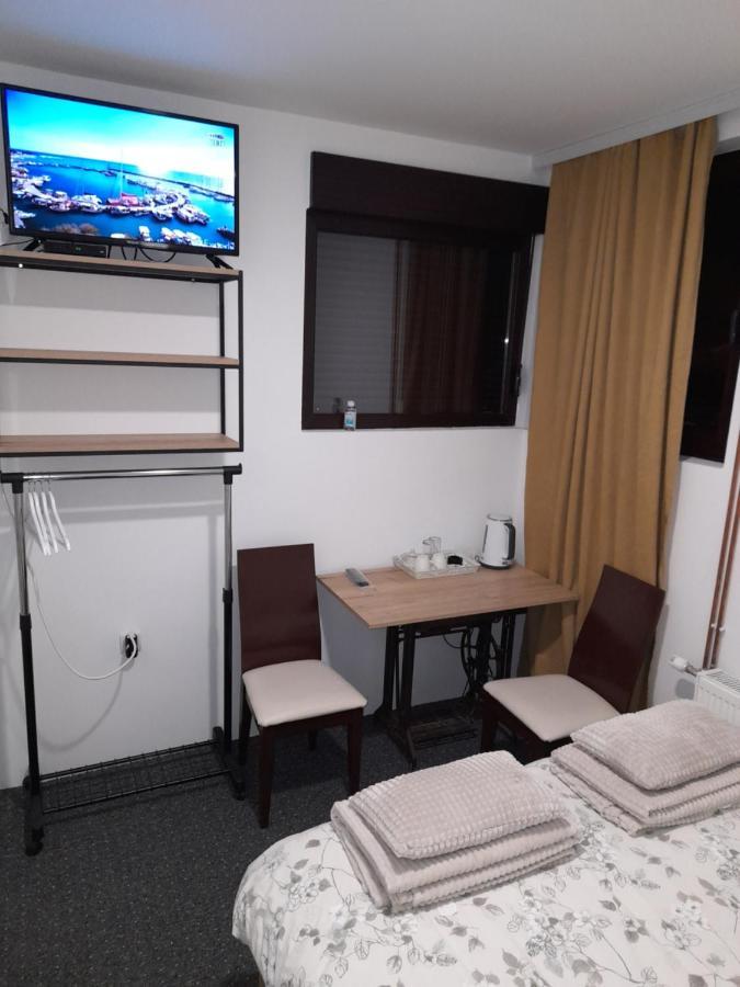 Apartmani Exit Pale Buitenkant foto