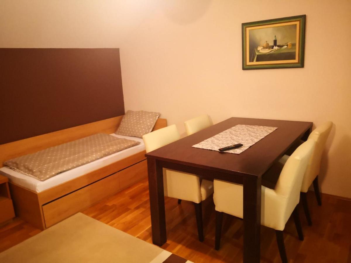 Apartmani Exit Pale Buitenkant foto