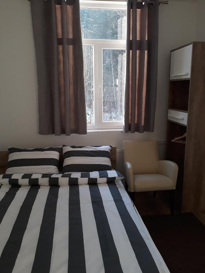 Apartmani Exit Pale Buitenkant foto
