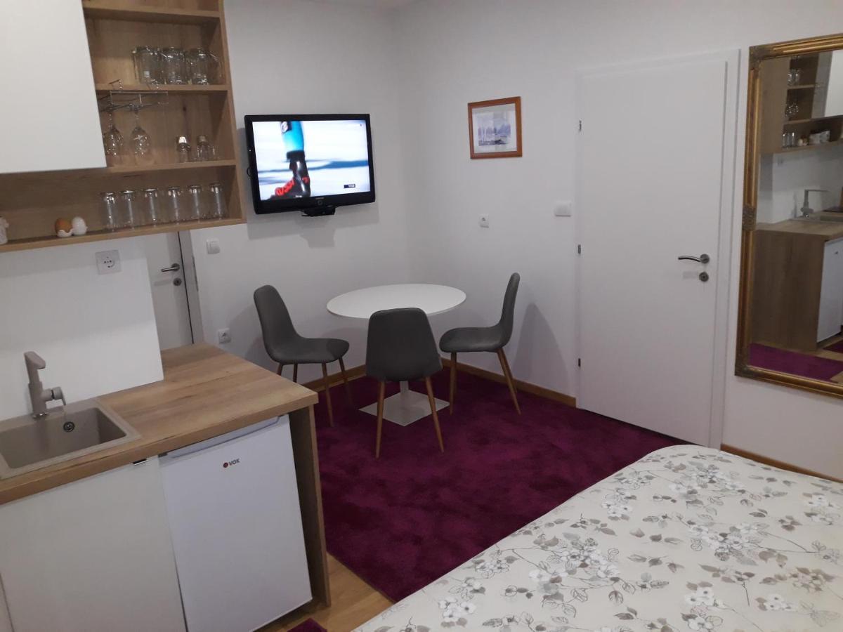 Apartmani Exit Pale Buitenkant foto