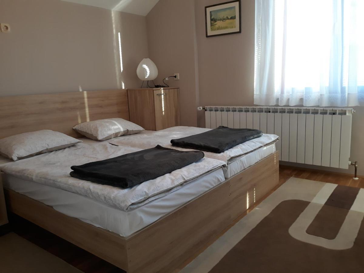 Apartmani Exit Pale Buitenkant foto